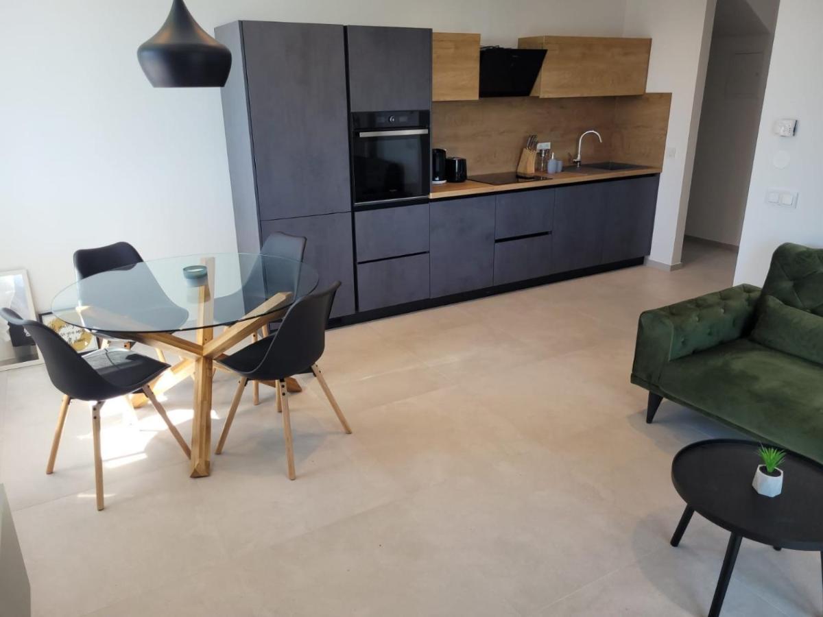 Haus Dalmatia With Heated Pool Apartamento Bibinje Exterior foto