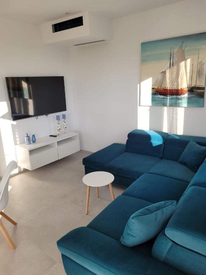 Haus Dalmatia With Heated Pool Apartamento Bibinje Exterior foto