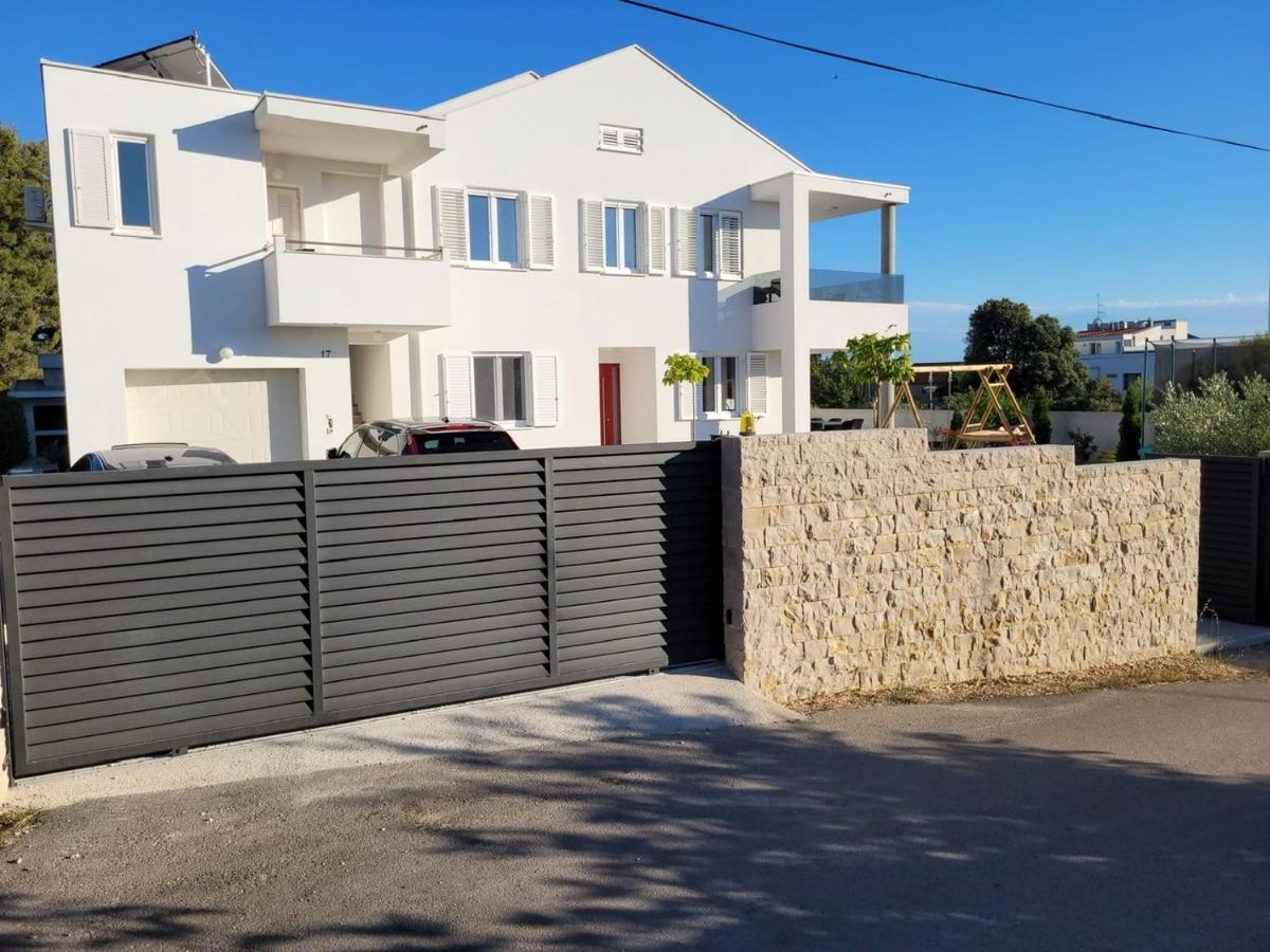 Haus Dalmatia With Heated Pool Apartamento Bibinje Exterior foto
