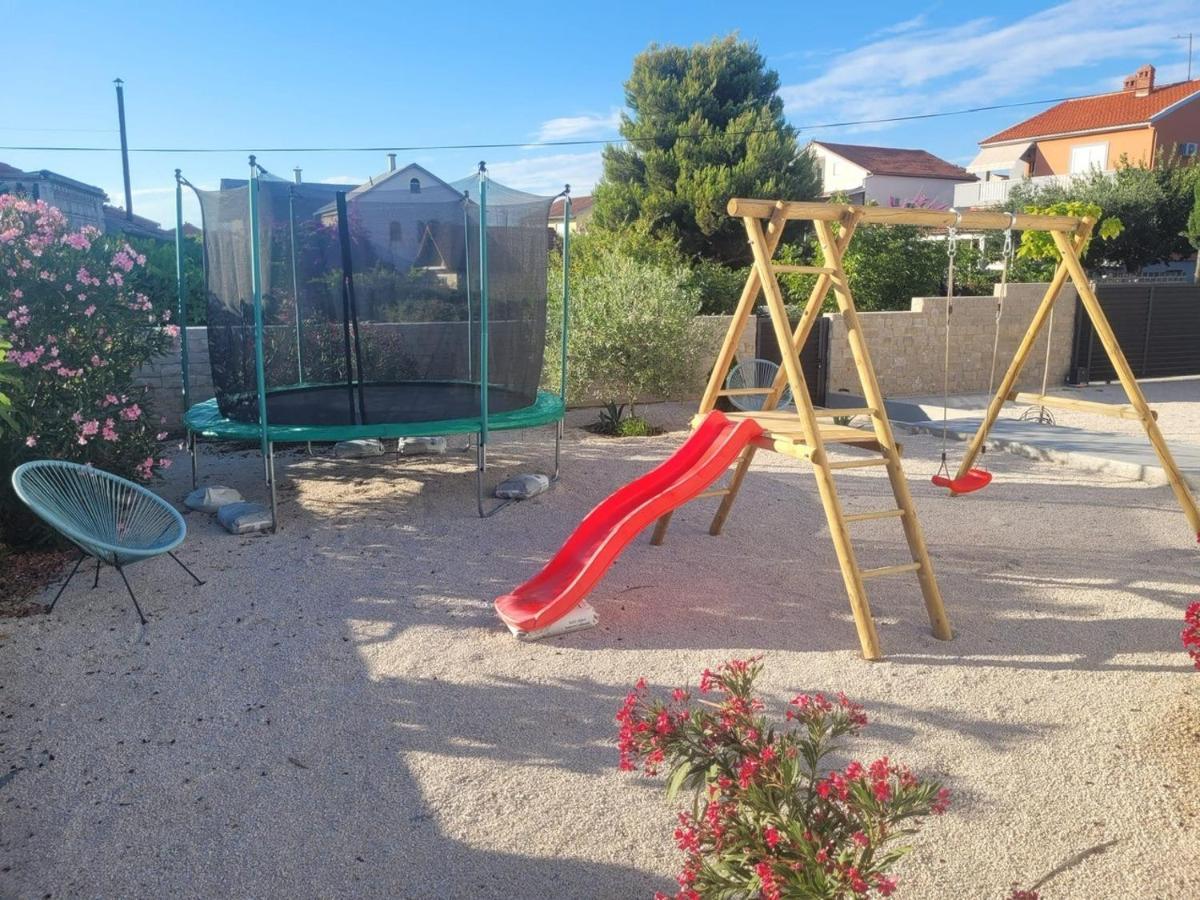 Haus Dalmatia With Heated Pool Apartamento Bibinje Exterior foto