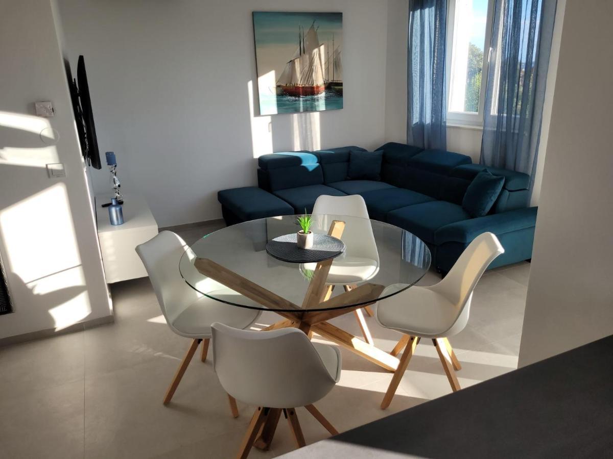 Haus Dalmatia With Heated Pool Apartamento Bibinje Exterior foto