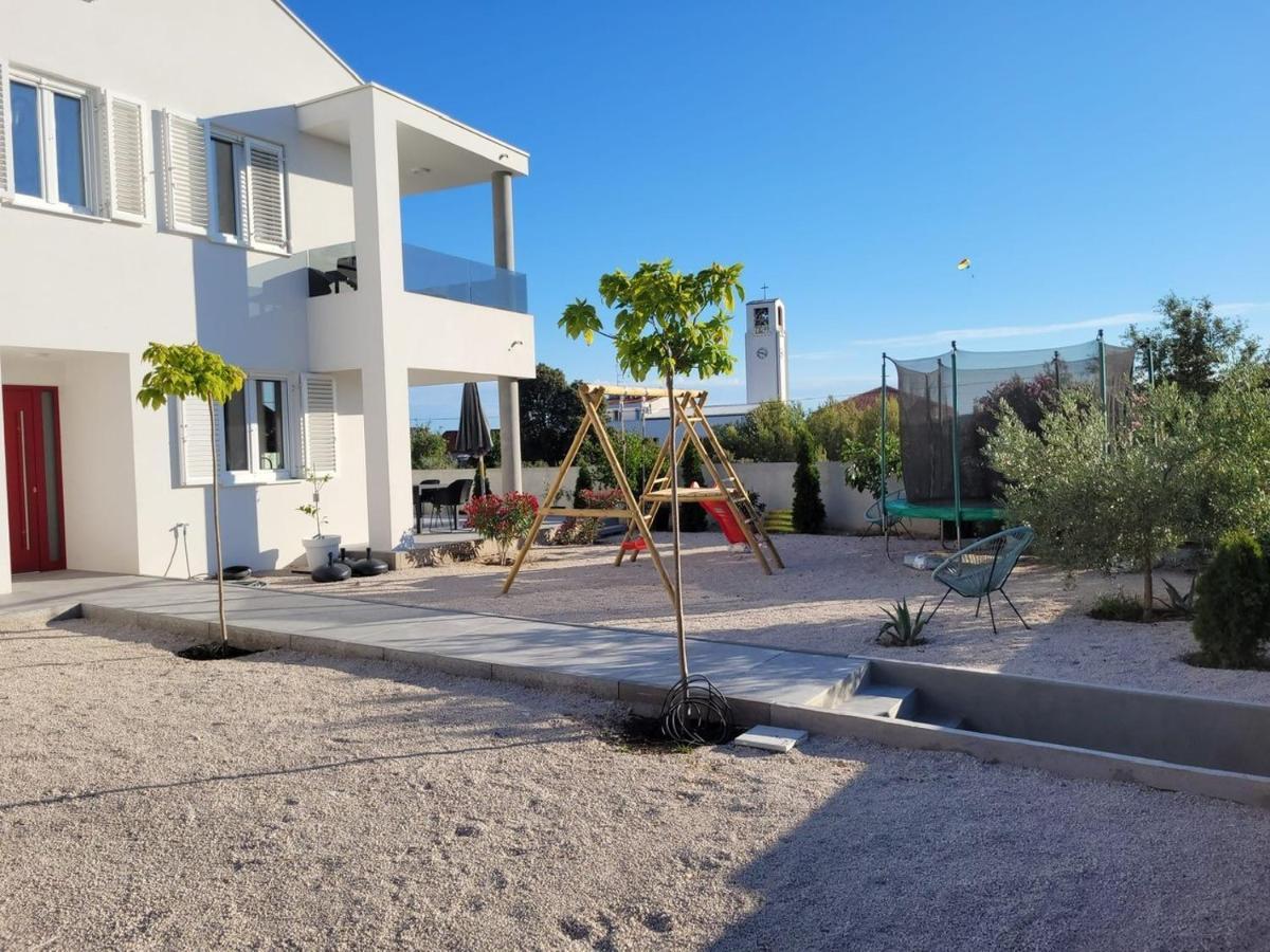 Haus Dalmatia With Heated Pool Apartamento Bibinje Exterior foto