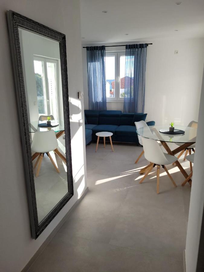 Haus Dalmatia With Heated Pool Apartamento Bibinje Exterior foto