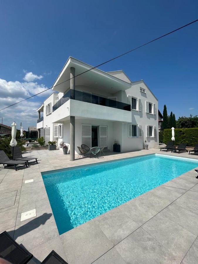 Haus Dalmatia With Heated Pool Apartamento Bibinje Exterior foto
