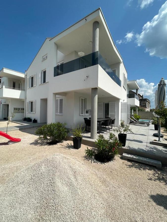 Haus Dalmatia With Heated Pool Apartamento Bibinje Exterior foto