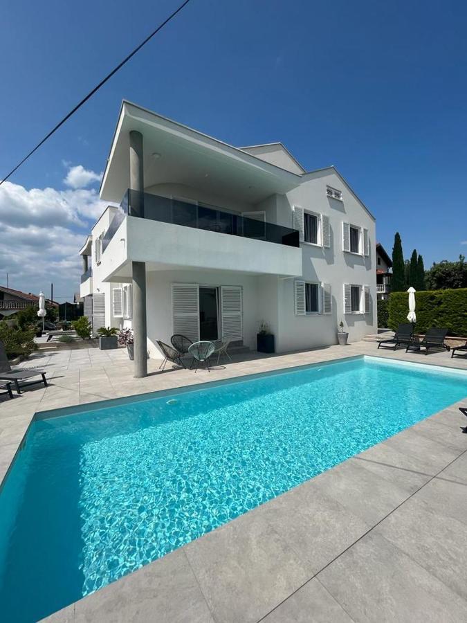 Haus Dalmatia With Heated Pool Apartamento Bibinje Exterior foto