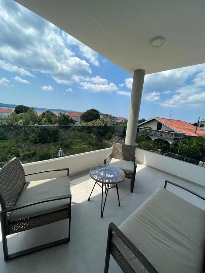 Haus Dalmatia With Heated Pool Apartamento Bibinje Exterior foto