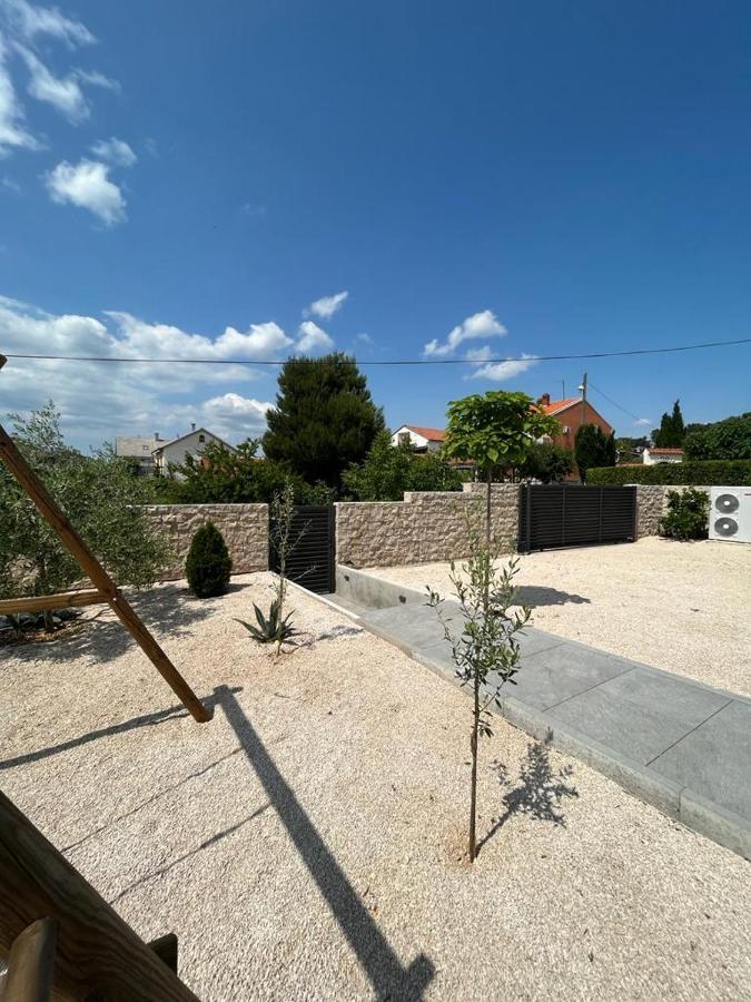 Haus Dalmatia With Heated Pool Apartamento Bibinje Exterior foto