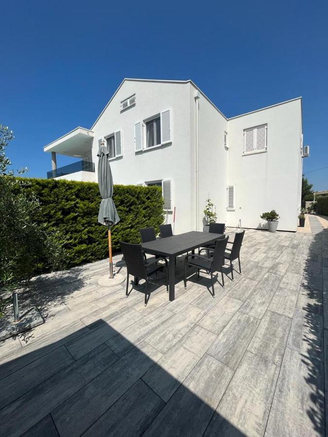 Haus Dalmatia With Heated Pool Apartamento Bibinje Exterior foto